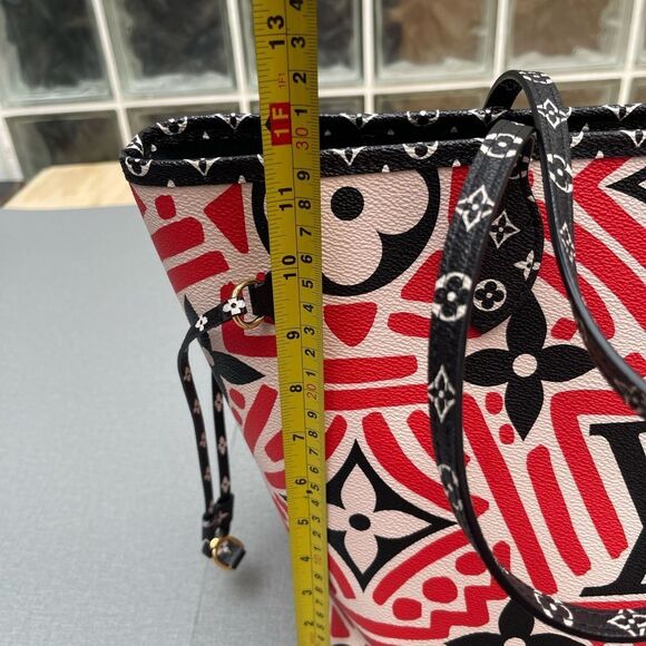 Authentic Louis Vuitton Women's Limited Edition Neverfull MM Geometric Totes - Picture 13 of 14